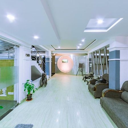 Hotel Athome , Whitefields, Kondapur Haiderabad Buitenkant foto