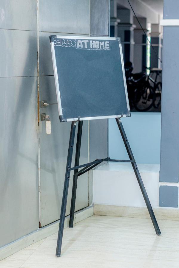 Hotel Athome , Whitefields, Kondapur Haiderabad Buitenkant foto