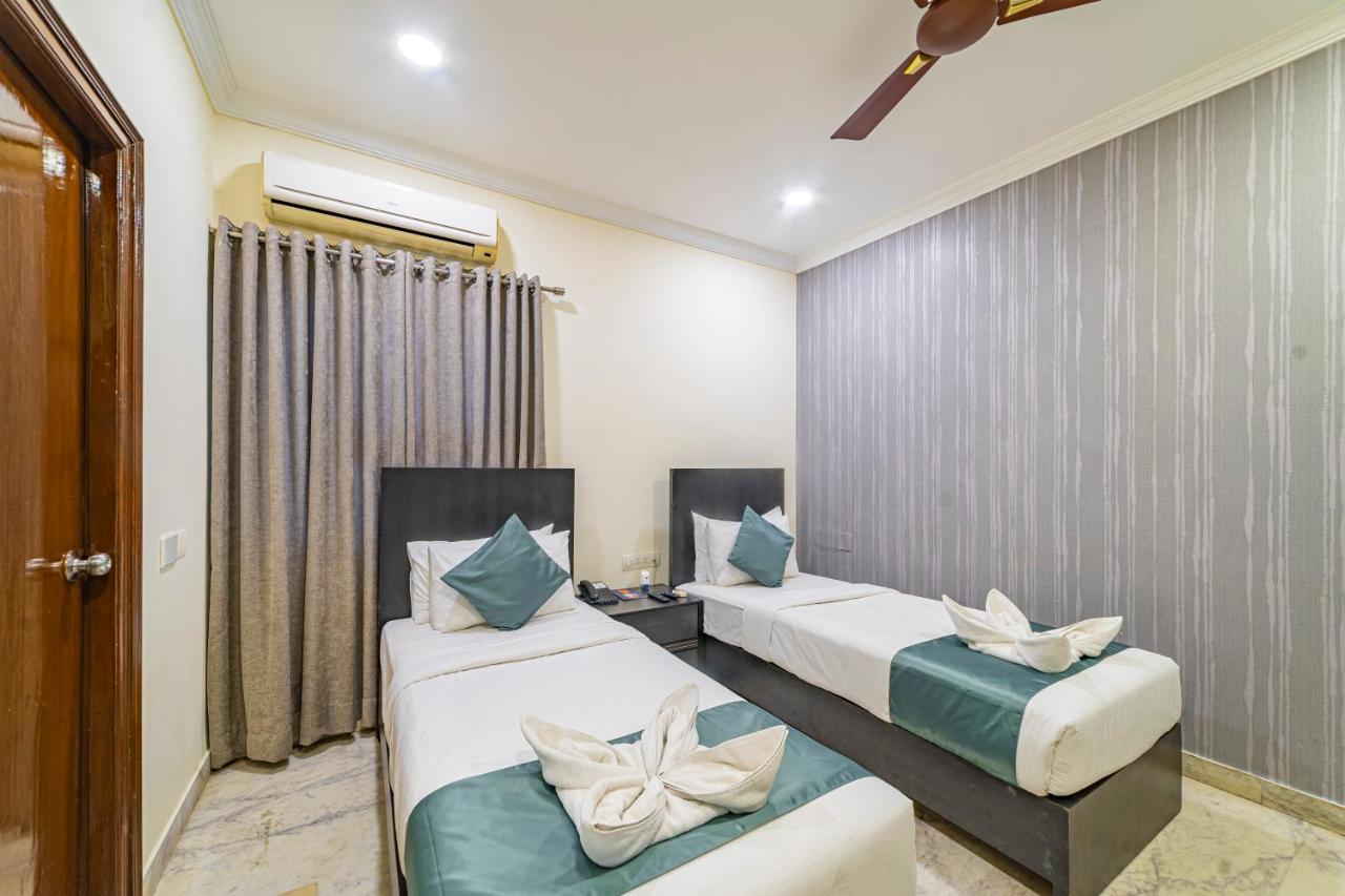 Hotel Athome , Whitefields, Kondapur Haiderabad Buitenkant foto