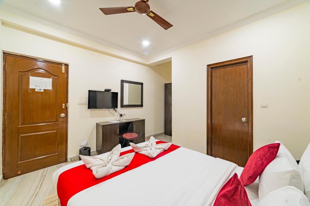 Hotel Athome , Whitefields, Kondapur Haiderabad Buitenkant foto