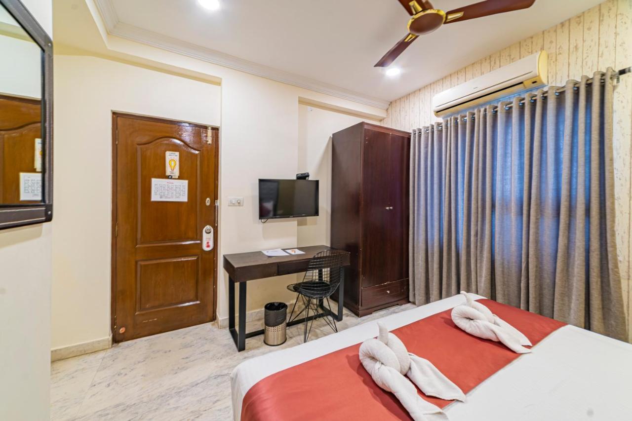 Hotel Athome , Whitefields, Kondapur Haiderabad Buitenkant foto