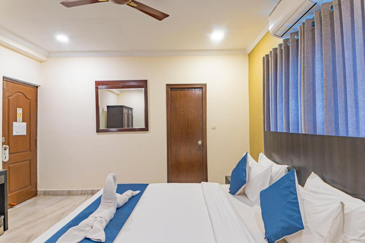Hotel Athome , Whitefields, Kondapur Haiderabad Buitenkant foto